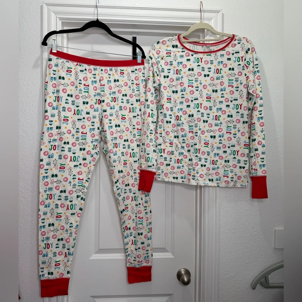 Nordstrom woman’s Pajama Set with‎ Joyful Print